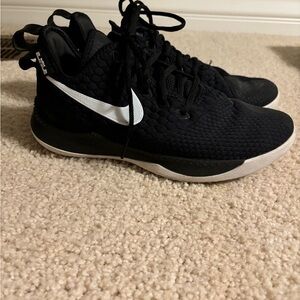 Lebron James Witness 3 Basketball shoes